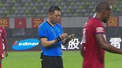 恶意手部动作放倒谭龙 梅州球员张宏疆被红牌罚下