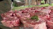经历过炭火和烤箱锤炼的战斧牛排 焦香四溢 软嫩多汁 不负盛名