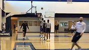雷霆今日份儿训练 看见萝卜和大家一起训练还有什么不满足呢？