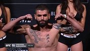 UFC格斗之夜164称重仪式全程 蝙蝠侠小丑惊悚亮相