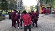 训练玩出新花样！集训营协作考验趣味多 队员逐渐默契受表扬