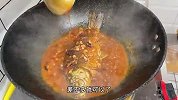 饭店的红烧鲫鱼为啥那么好吃？原来做法这么简单，看大厨如何做