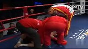 泰拳王秀20秒铁膝KO李帅霖倒地晕厥被抬下场