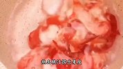 桃子加白凉粉这样做，清爽滑嫩，好看又好吃