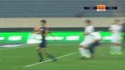 富力右边路发起猛攻 边路传中叶楚贵倒挂金钩稍稍偏出