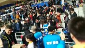 CBA-1718赛季-欢迎回家！刘炜赛后携爱子绕场致谢上海球迷画面催泪-新闻