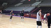辽宁队训练进行时 师弟最后的三分有点秀！