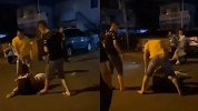 男子脱鞋暴打猛踹吊带裙女子 口中脏话不停女子抱头痛哭警方调查