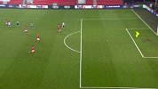 第39分钟标准列日球员奥拉雷射门 - 打偏