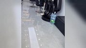 女子称剪完头发对效果不满意，被店长驱赶辱骂“婊子”！视频曝光