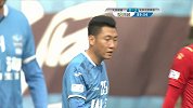 范培培传中到后点 权恒头球顶到被门将没收