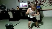 [搞笑]谁能告诉我这孩子跳的是什么