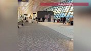 机场两次遇陌生人求帮带行李，女子及时察觉果断拒绝，多名网友：我也遇到过！