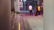 疑因女友与他人酒吧喝酒 男子开车撞断喝酒男子双腿