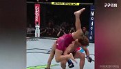 残暴！UFC悍将一招膝踢令对手直接休克
