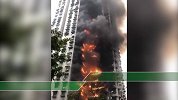 突发！重庆一居民楼发生火灾 大火几乎从楼底烧到了楼顶