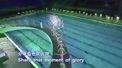 笑到头掉！廖昌永唱半首歌跳下去游了25m又爬起来穿着泳衣唱完了剩下半首