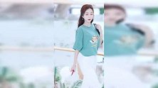 街拍：半袖T恤搭配阔腿裤，成熟女郎的可爱