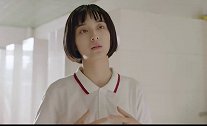 别人的童年都是五颜六色的，而我的童年只有黄色