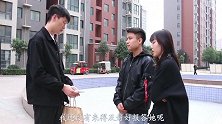 母亲去世只给养子几件衣服，养子打开衣服，看见一张卡