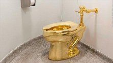 名为“美国”的18k金马桶被偷了！ 价值100万英镑