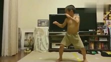 六岁小男孩爱上李小龙，华丽蜕变为功夫小子！