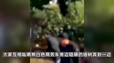 牡丹江三车发生交通事故，客车压在货车上！医院：现场挺严重的，接到4名伤者
