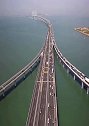 免费跨海大桥堵的心慌不、过节免费青岛胶州湾大桥成了散步桥