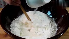 葱花饼别再烙了，试试这样做一次，层层酥脆，咬一口直掉渣