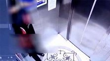 广东广州：外卖员送餐后电梯里小便 同行：可能想节约时间