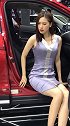 长发美女车模穿搭紧身包臀裙灵动迷人，美得如此性感优雅！