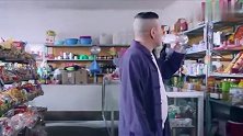 方老倔帮人看店，不料被误会成了贼，这段太搞笑