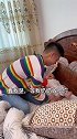 抱着侄子睡觉，一觉醒来，没想到侄子不见了
