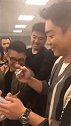 郑恺到公司的第一天，小哥已情不自禁，哈哈哈