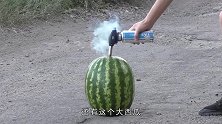 把炮仗扔进汽油桶中会怎样，小哥亲自测试，引爆瞬间太硬核了