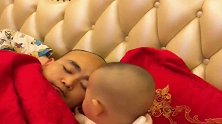 舅舅三更半夜打呼噜，吵的外甥女睡不着，这下外甥女实在忍不住了