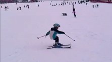 5岁男孩看冬奥会一次学会单双板滑雪 ：想当冠军为国争光
