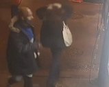 震惊！美国纽约地铁站外一名女子被陌生人划伤脖子