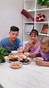有时候妈妈的一个眼神，就能让我们爷俩明白很多事