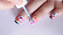 哑光抽象美甲，线条也能很出众