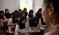 双胞胎课堂上“整蛊”老师,姐姐妹妹傻傻分不清楚!