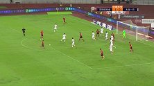 第37分钟深圳佳兆业球员吕海东射门