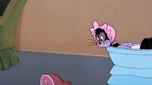 猫和老鼠：奶爸汤姆帮小宝宝洗澡，接下来是要打算把它煮了吗？