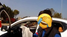 男子无证驾驶借口肚子痛逃逸一小时 坚称“我一直在厕所反省”