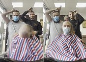 英国：一患癌症女士去剃头，得知原因后两理发师也剃光头表示鼓励