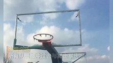 山西一男生毕业前扣碎母校篮板 学校：人没事就好不用赔