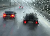 高速公路上上突然大暴雨？老司机教你记住这5招，关键时刻能保命