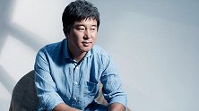 成名后抛妻弃女，二婚却亲手将妻子送入监狱，如今50岁靠走穴为