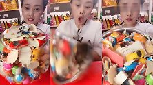 美女直播吃可爱造型巧克力，一口一个超过瘾，是我向往的生活！