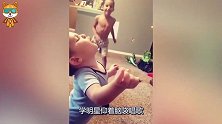 2岁宝宝看演唱会，学仰着脑袋唱歌，下一秒动作让哥哥都笑喷
